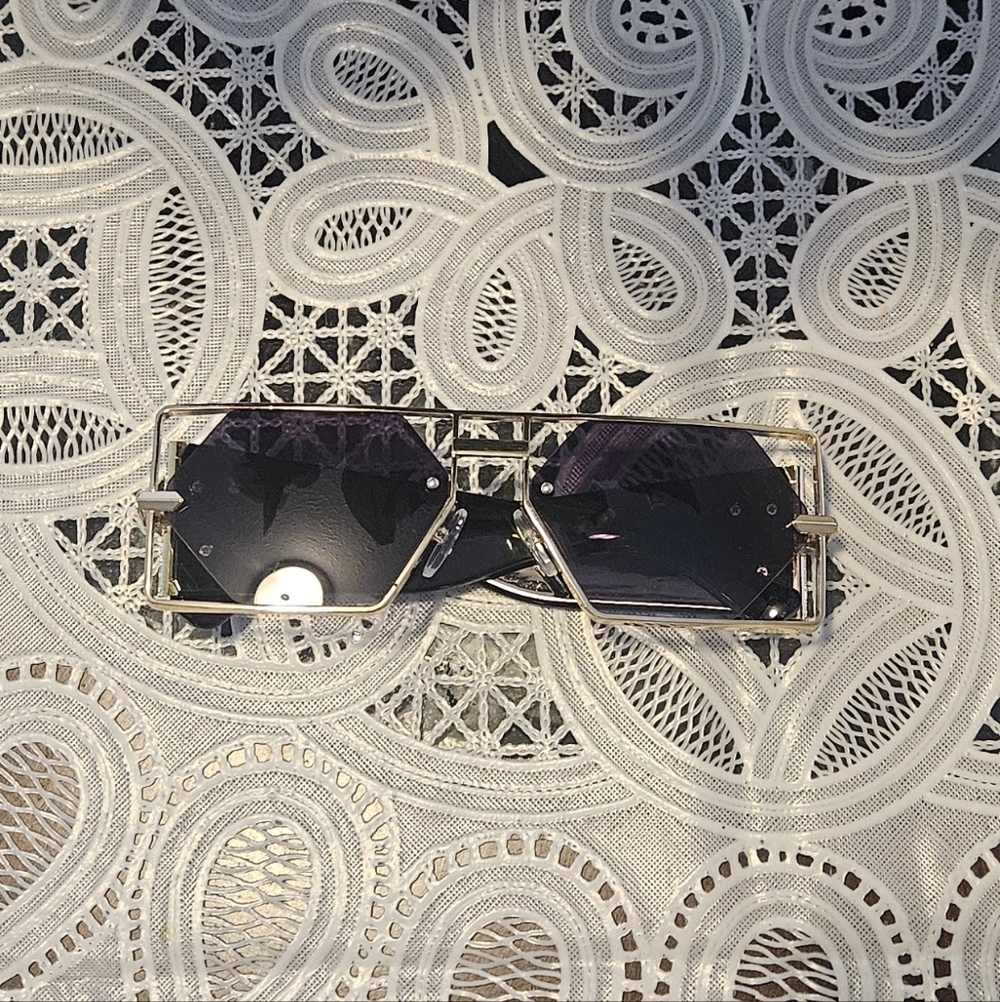 Stylish Black and Silver Sunglasses